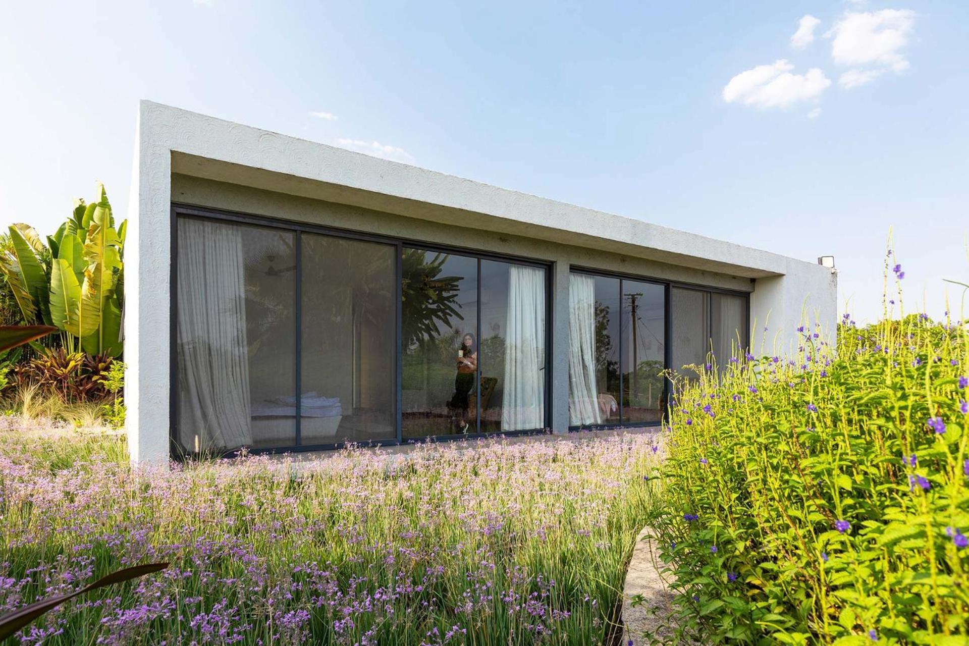 Open House By Stayvista: Nature Retreat with Pool & Expansive Lawn Shikrapur Exterior photo